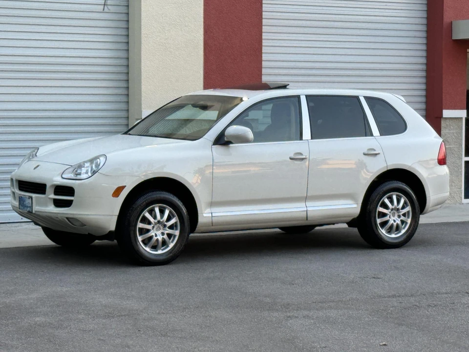 2005 Porsche 955/957 Cayenne - Image 2 of 31