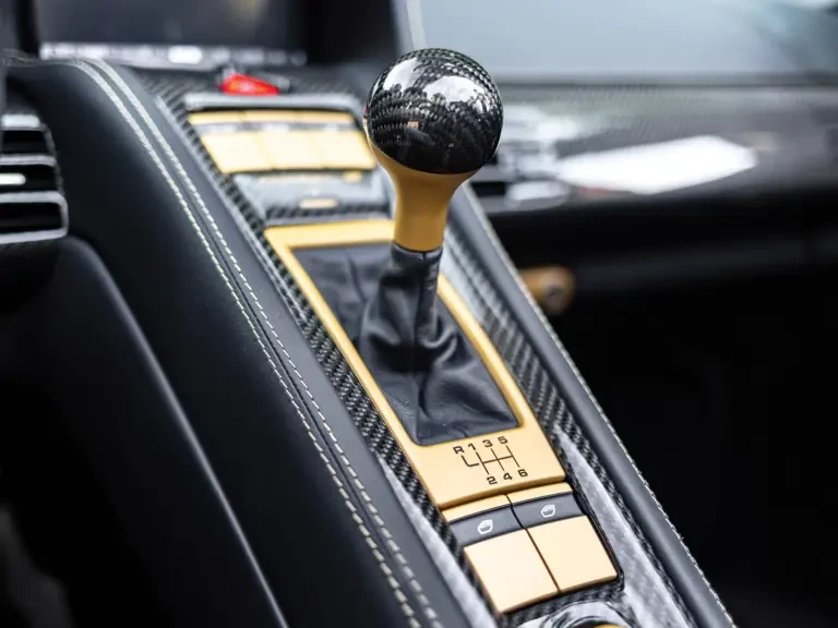 2005 Porsche Carrera GT - Image 11 of 31