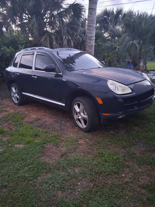 2005 Porsche Taycan - Image 2 of 2
