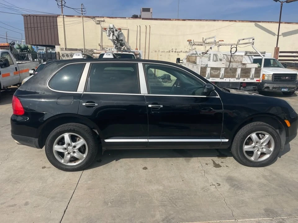2005 Porsche 955/957 Cayenne - Image 2 of 13