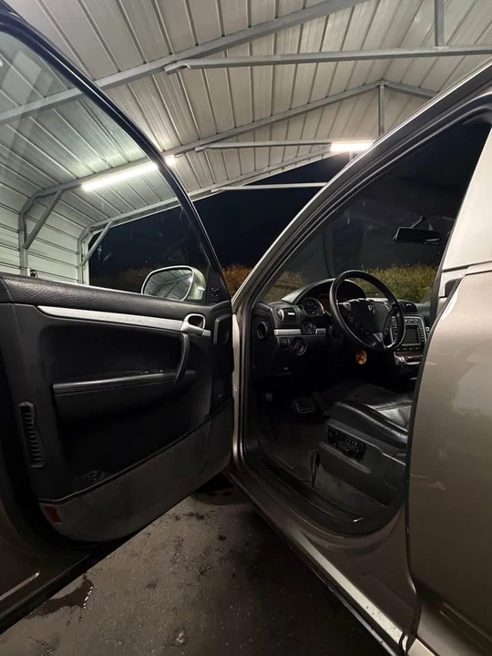 2005 Porsche 955/957 Cayenne S - Image 10 of 12