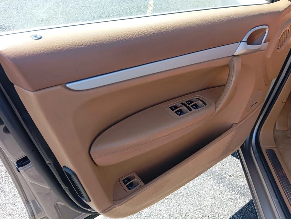 2005 Porsche 955/957 Cayenne S - Image 18 of 19