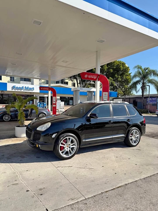 2005 Porsche 955/957 Cayenne Turbo - Image 2 of 21