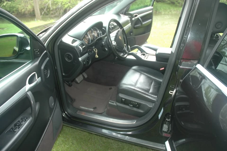 2005 Porsche 955/957 Cayenne S - Image 10 of 17