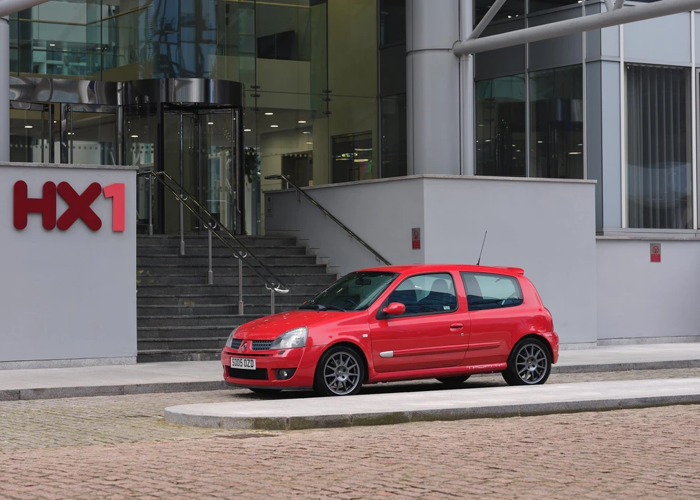 2005 Renault Clio 2nd Gen - Image 13 of 31