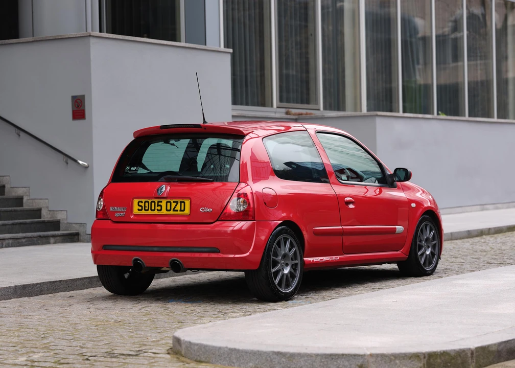 2005 Renault Clio 2nd Gen - Image 8 of 31