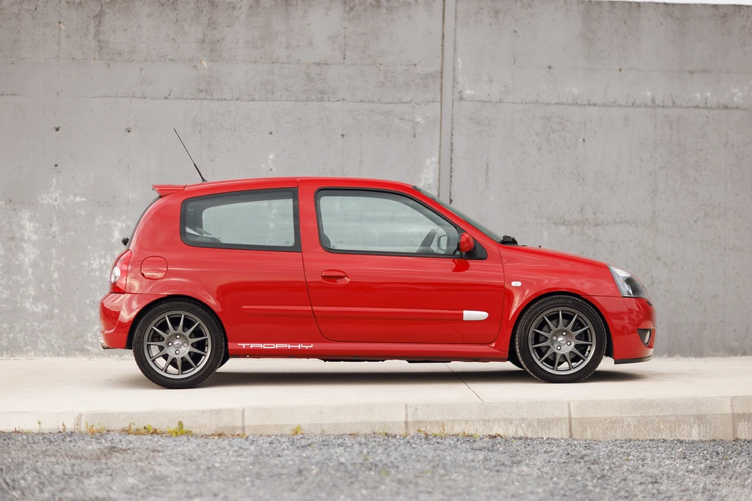 2005 Renault Clio 2nd Gen - Image 9 of 31