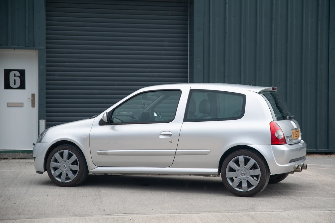 2005 Renault Clio 2nd Gen - Image 12 of 31