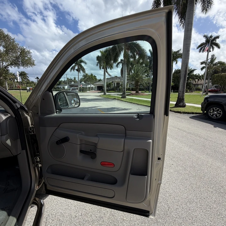 2005 Ram 1500 - Image 14 of 31
