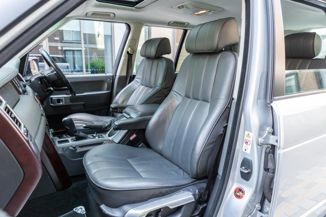 2005 Land Rover Range Rover L322 - Image 8 of 30