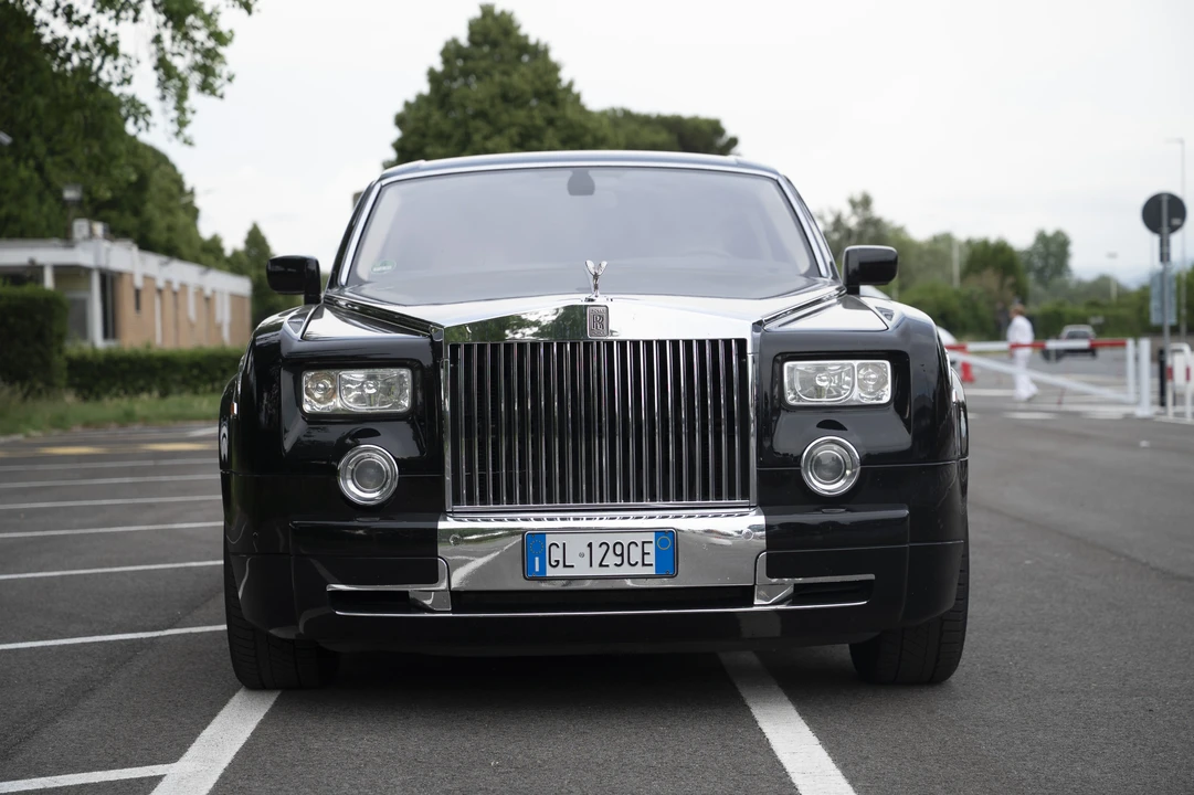 2005 Rolls-Royce Phantom VII - Image 2 of 31
