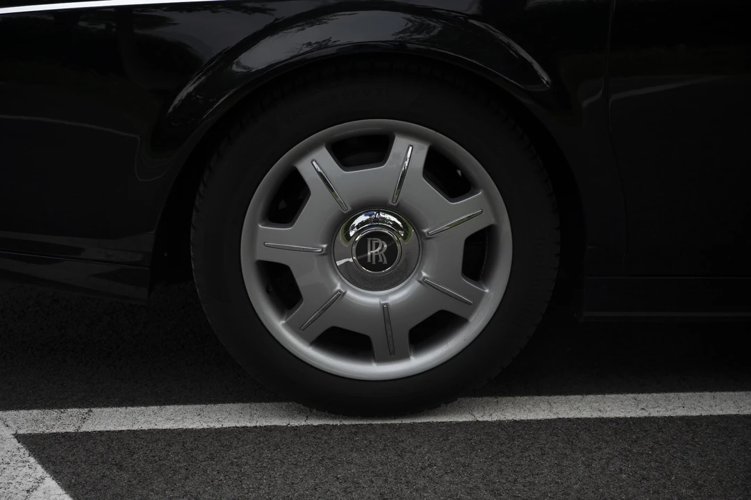 2005 Rolls-Royce Phantom VII - Image 30 of 31