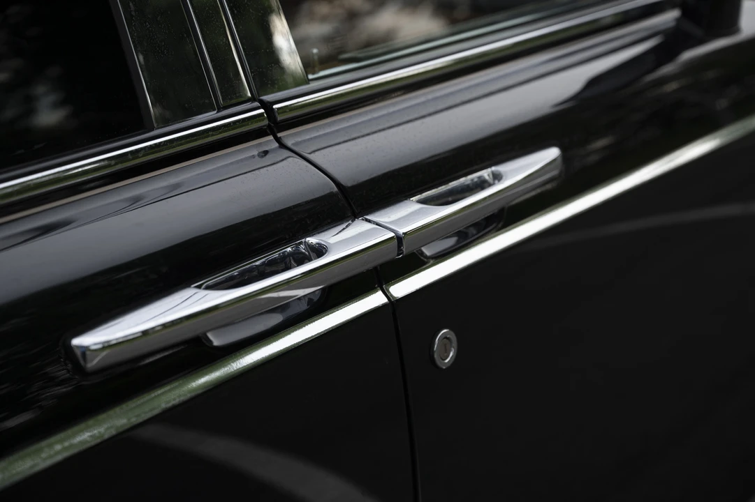 2005 Rolls-Royce Phantom VII - Image 17 of 31