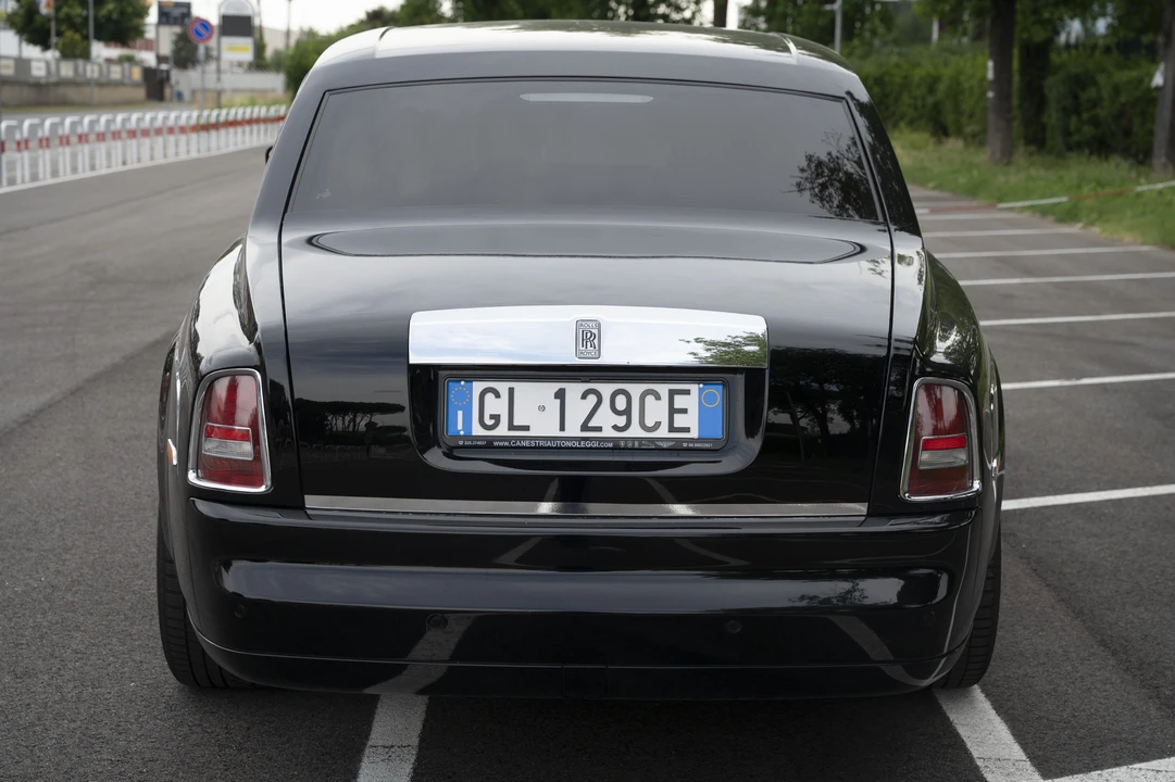 2005 Rolls-Royce Phantom VII - Image 6 of 31