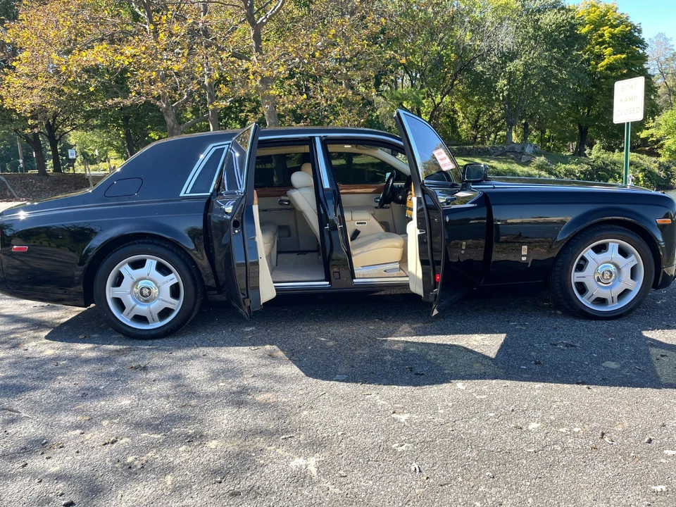 2005 Rolls-Royce Phantom VII - Image 28 of 31