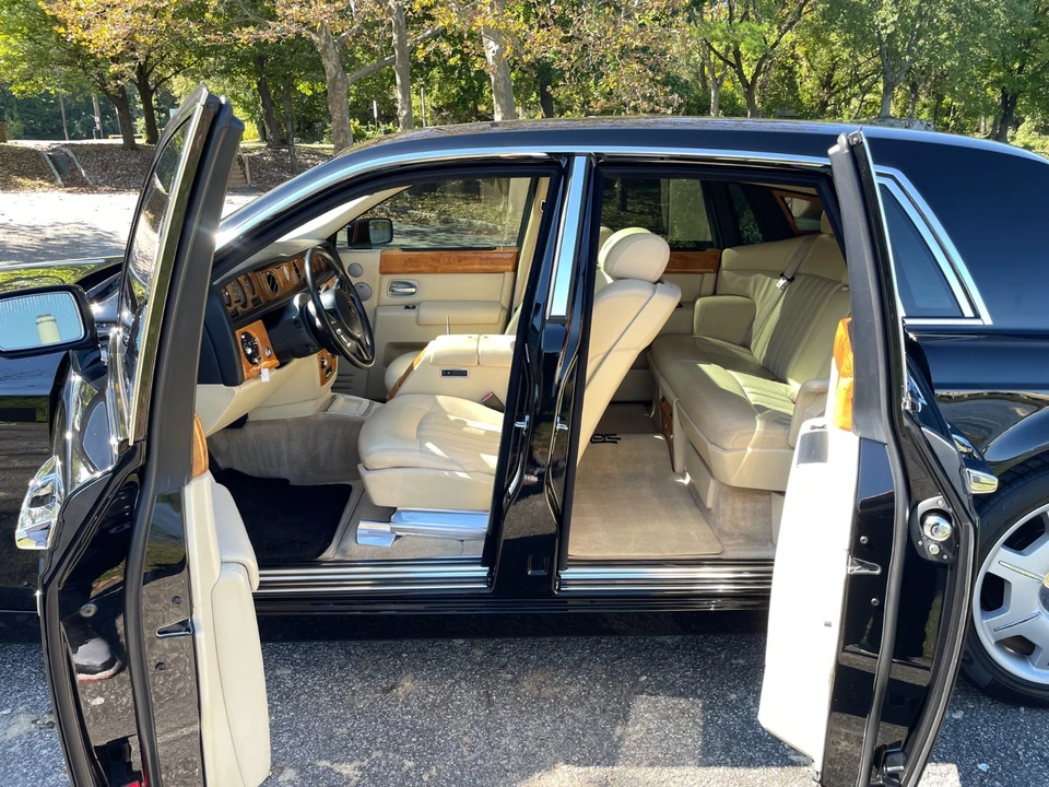 2005 Rolls-Royce Phantom VII - Image 16 of 31