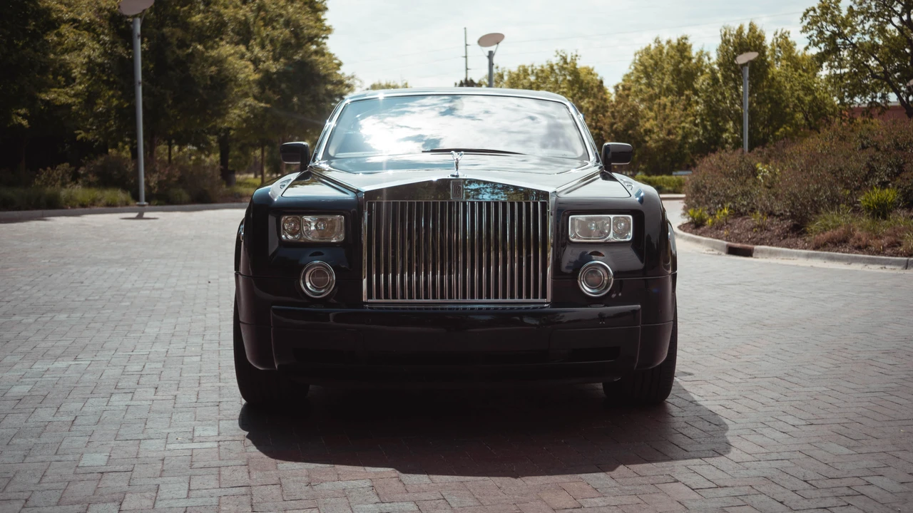 2005 Rolls-Royce Phantom VII - Image 2 of 31