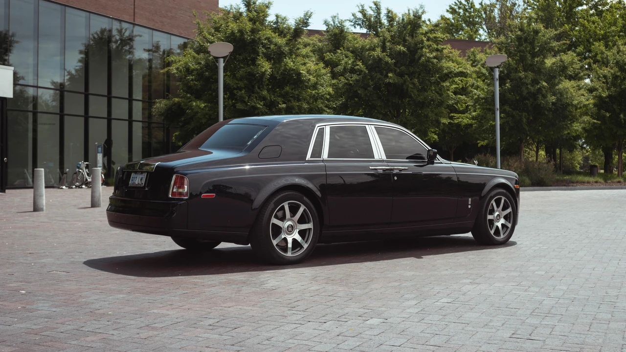 2005 Rolls-Royce Phantom VII - Image 3 of 31