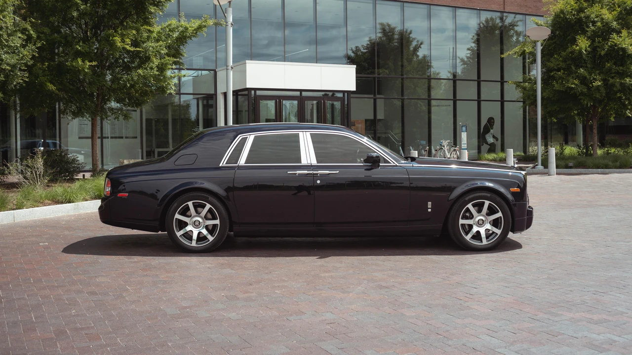 2005 Rolls-Royce Phantom VII - Image 16 of 31