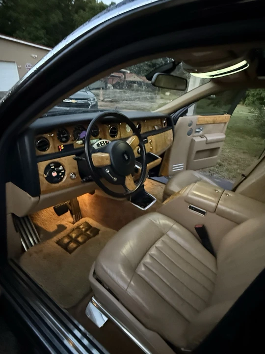 2005 Rolls-Royce Phantom VII - Image 9 of 13