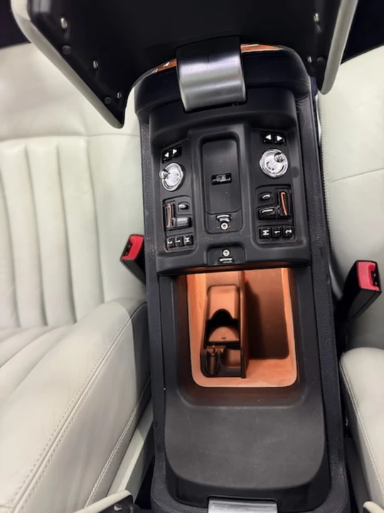 2005 Rolls-Royce Phantom VII - Image 9 of 18