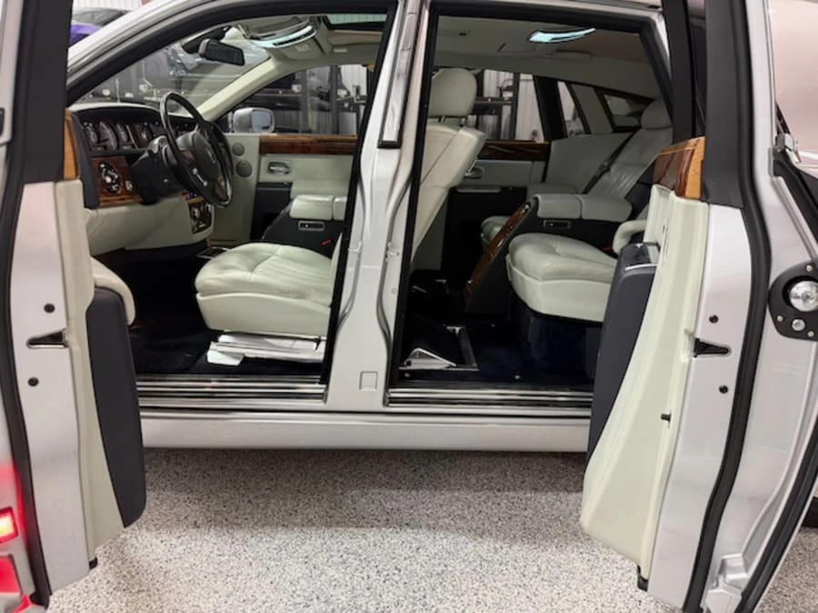 2005 Rolls-Royce Phantom VII - Image 14 of 18