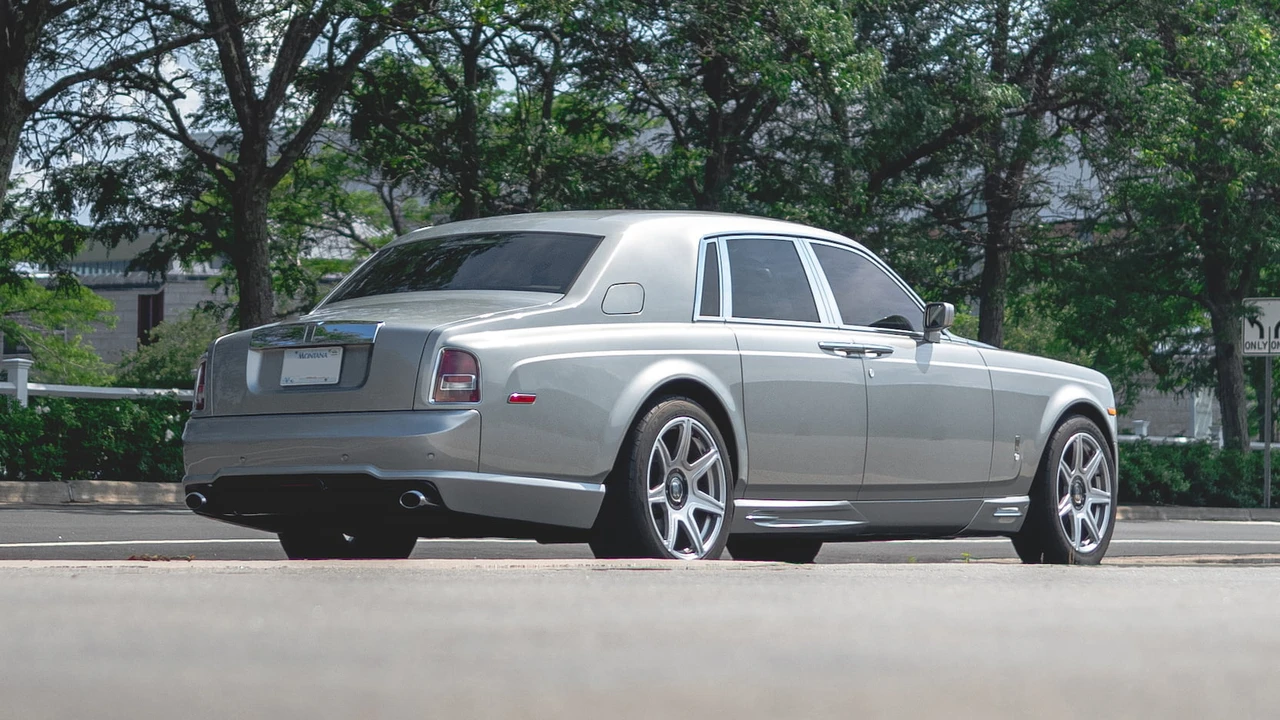 2005 Rolls-Royce Phantom VII - Image 2 of 23