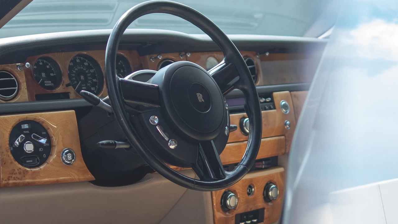 2005 Rolls-Royce Phantom VII - Image 5 of 23