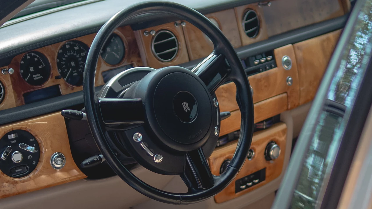 2005 Rolls-Royce Phantom VII - Image 6 of 23