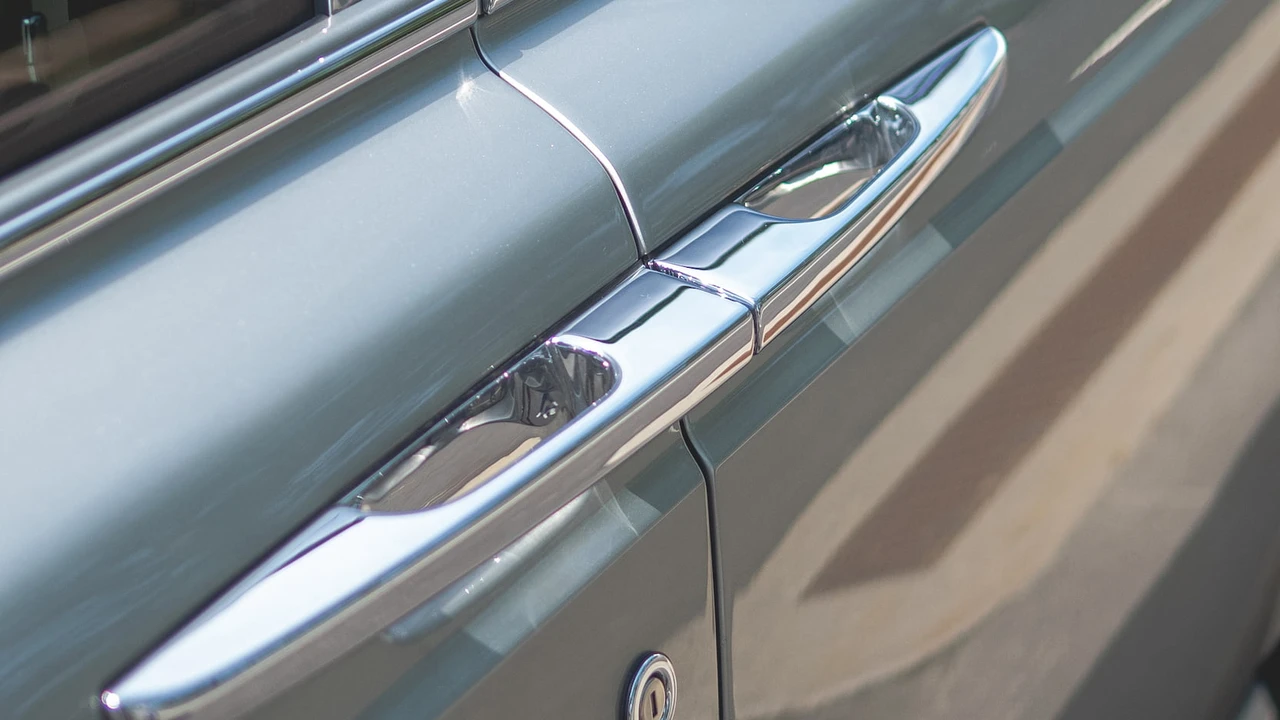 2005 Rolls-Royce Phantom VII - Image 9 of 23