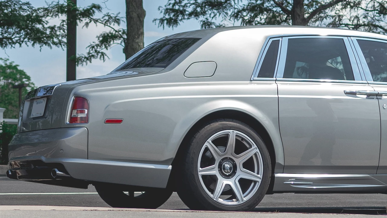 2005 Rolls-Royce Phantom VII - Image 18 of 23