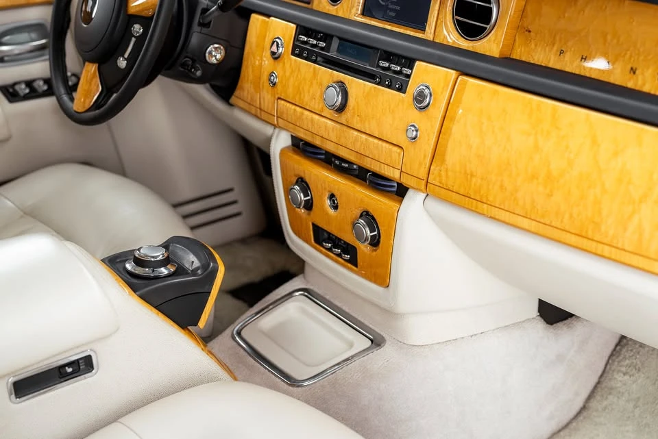 2005 Rolls-Royce Phantom VII - Image 11 of 17