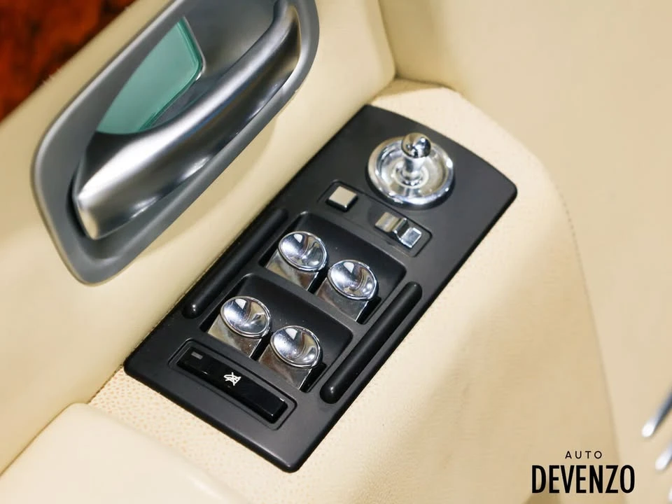 2005 Rolls-Royce Phantom VII - Image 13 of 20