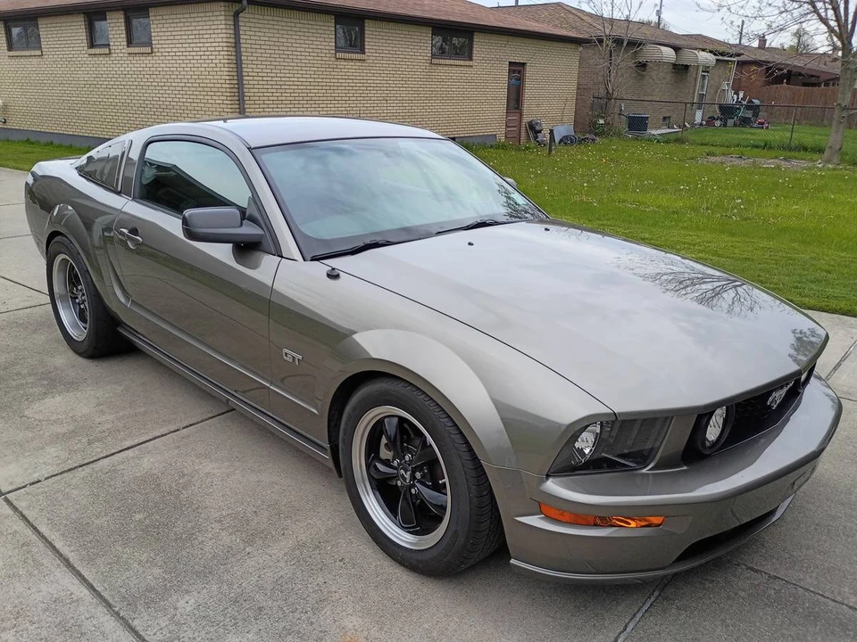 2005 Ford S197 Mustang GT - Image 2 of 12