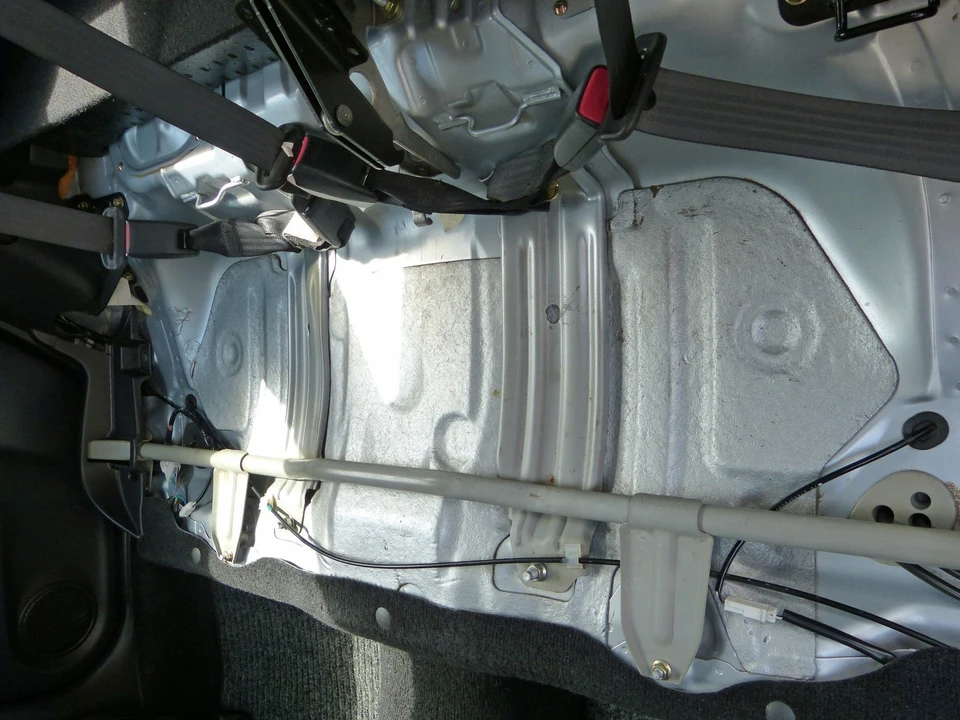 2005 Saab 9-2X - Image 12 of 21