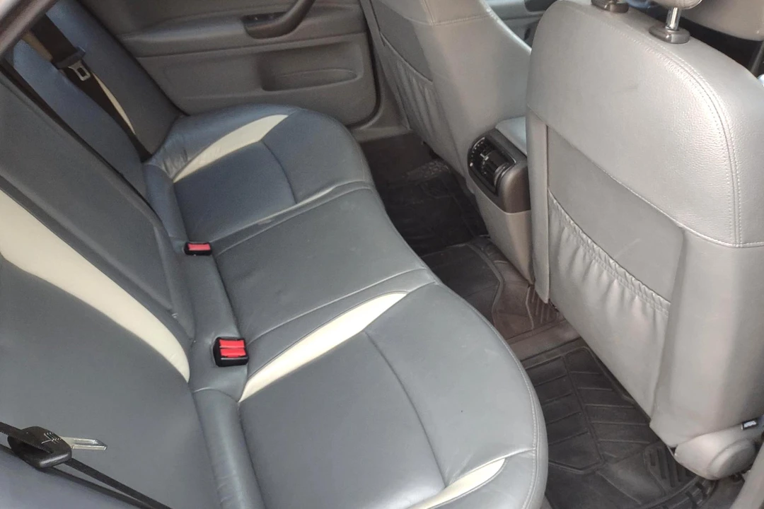 2005 Saab 9-3 2nd Gen - Image 24 of 31