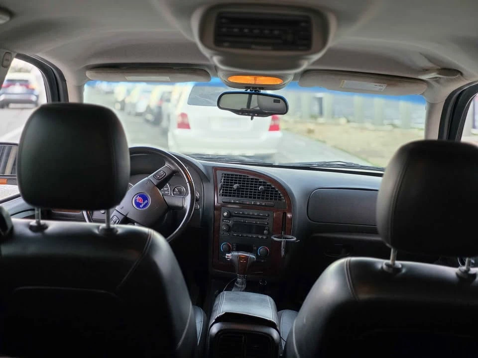 2005 Saab - Image 4 of 10