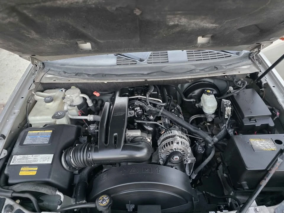 2005 Saab - Image 8 of 10
