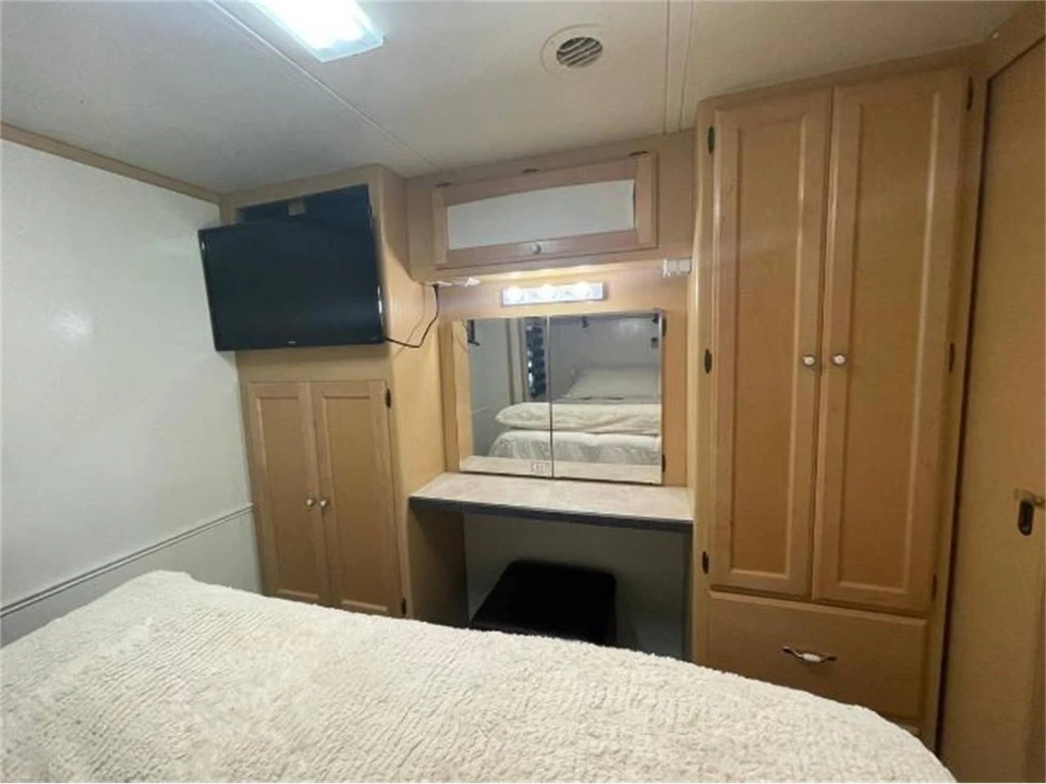 2005 Airstream - Image 6 of 25