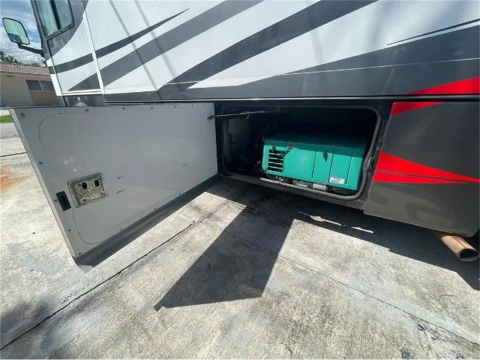 2005 Airstream - Image 14 of 25