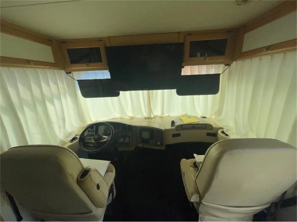 2005 Airstream - Image 12 of 25