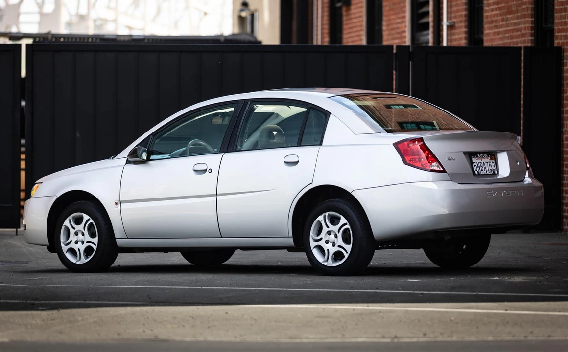 2005 Saturn Ion - Image 3 of 31