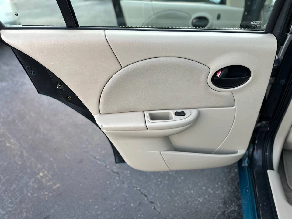 2005 Saturn Ion - Image 14 of 21