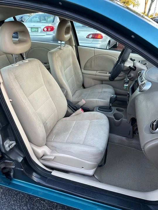 2005 Saturn Ion - Image 17 of 21