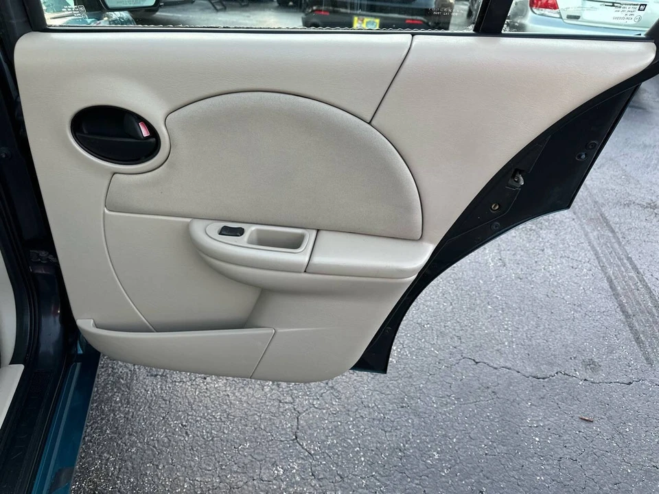 2005 Saturn Ion - Image 15 of 21