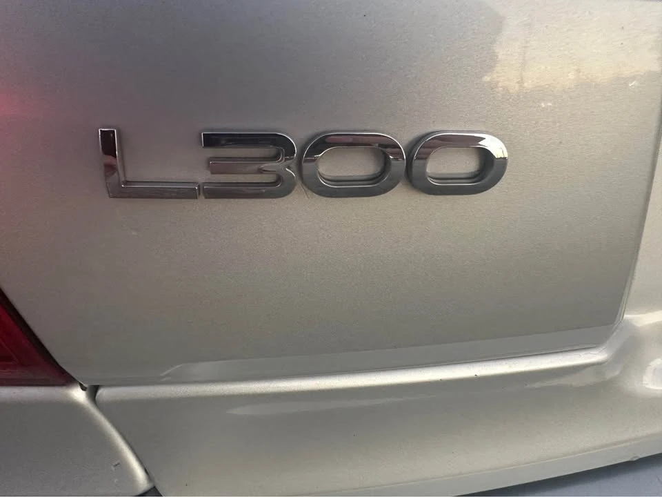 2005 Saturn - Image 18 of 20