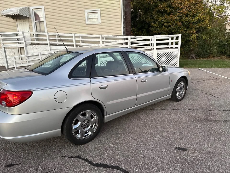 2005 Saturn - Image 13 of 20
