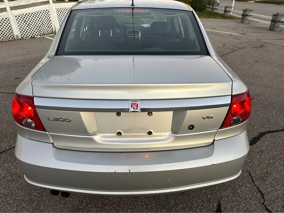 2005 Saturn - Image 11 of 20