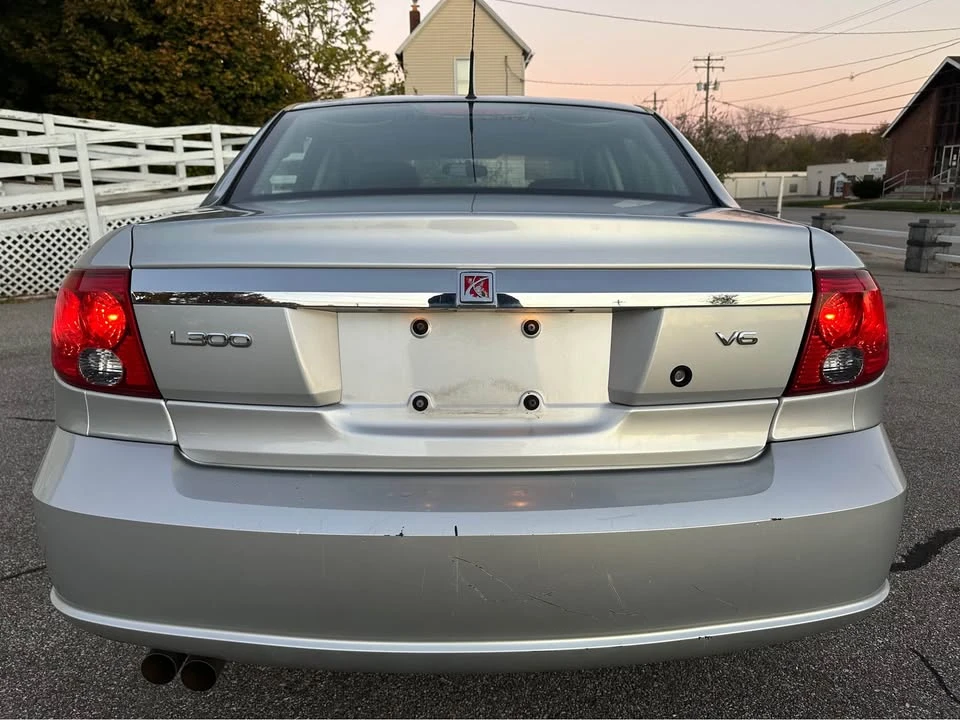 2005 Saturn - Image 3 of 20