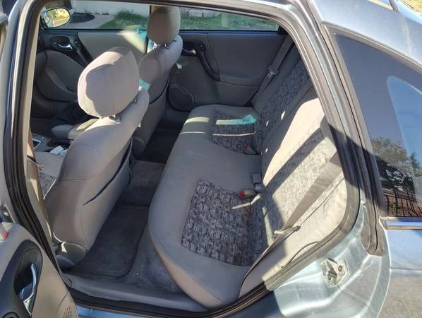 2005 Saturn - Image 6 of 6